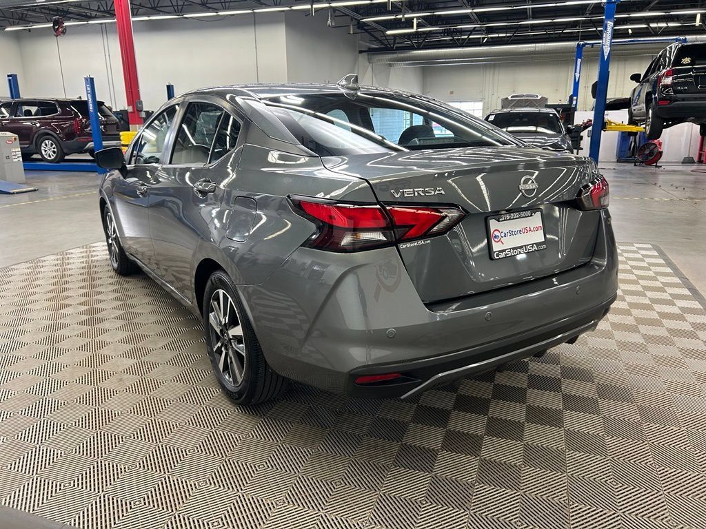 Used 2024 Nissan Versa SV FWD image 7