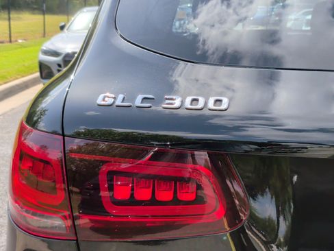 Used 2022 Mercedes-Benz GLC 300 image 11
