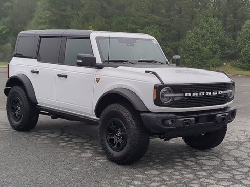 Certified 2025 Ford Bronco Badlands AWD/4WD image 2