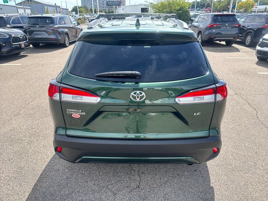 Used 2023 Toyota Corolla Cross LE w/ Moonroof Package AWD/4WD image 6