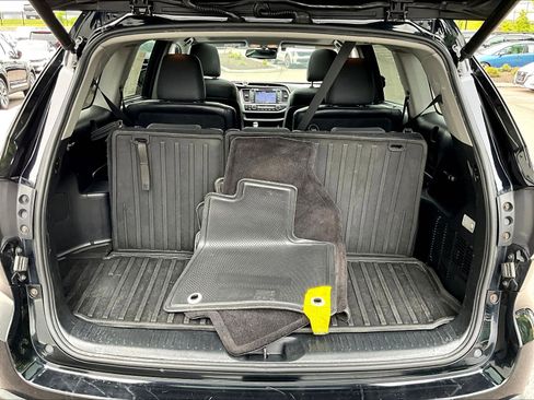 Used 2016 Toyota Highlander Limited Platinum AWD/4WD image 37