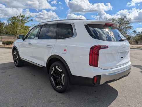New 2025 Kia Telluride S image 7
