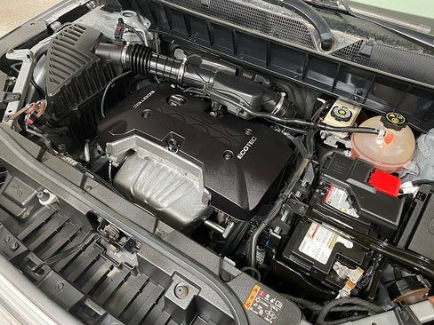 Used 2017 GMC Acadia SLE w/ LPO, Cargo Package image 16