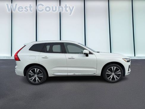 Used 2023 Volvo XC60 B5 Ultimate image 2