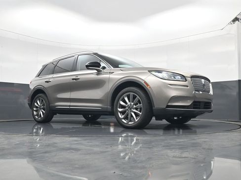 Used 2021 Lincoln Corsair FWD w/ Premium Package image 24
