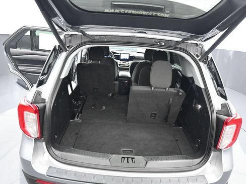 Used 2022 Ford Explorer XLT AWD/4WD image 19