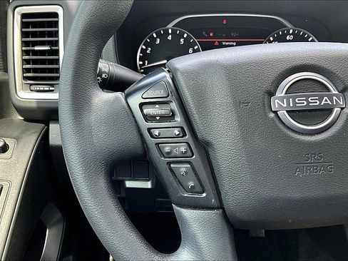 Used 2022 Nissan Frontier SV w/ Technology Package image 16