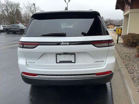 Used 2026 Jeep Grand Cherokee Limited w/ Trailer Tow Package AWD/4WD image 11