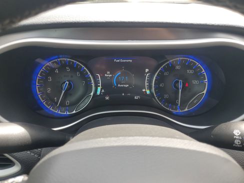 New 2026 Chrysler Pacifica Select image 17