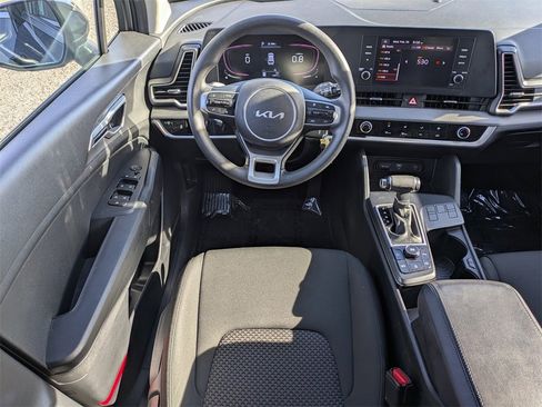 Used 2024 Kia Sportage LX image 15