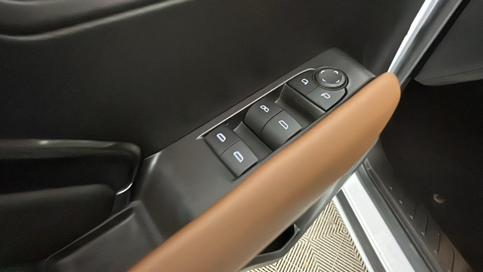Used 2023 GMC Canyon AT4 w/ AT4 Premium Package AWD/4WD image 13