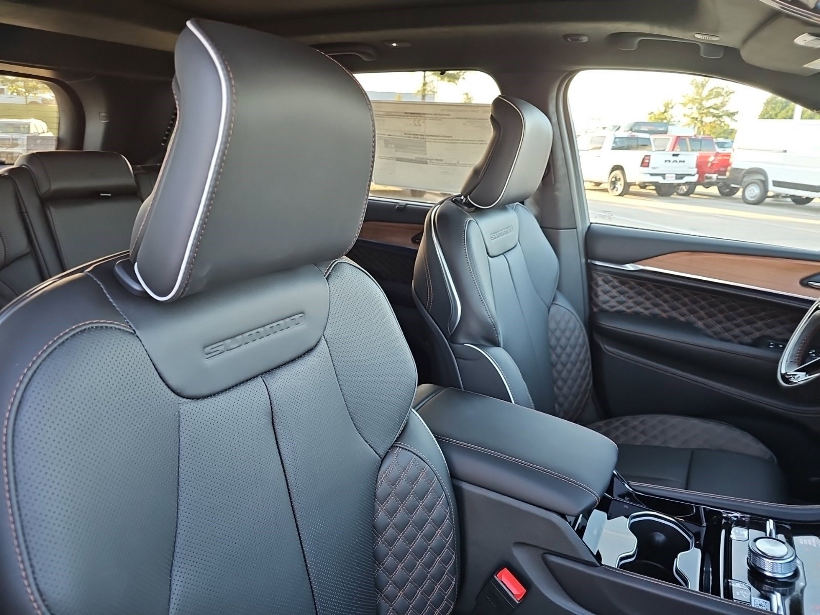 New 2027 Jeep Grand Cherokee Summit AWD/4WD image 11