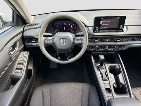 Certified 2023 Honda Accord EX image 26