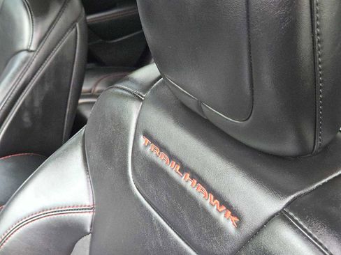 Used 2019 Jeep Cherokee Trailhawk w/ Comfort/Convenience Group image 16