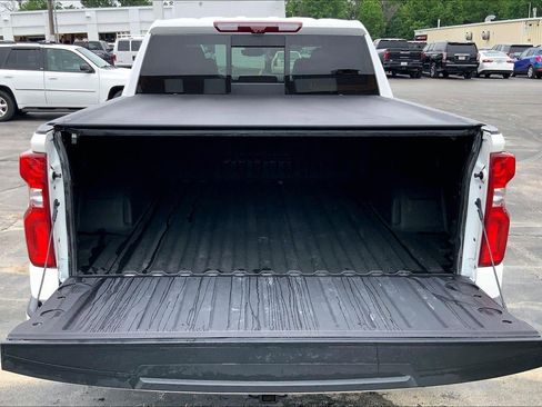 Used 2023 Chevrolet Silverado 1500 High Country w/ Technology Package AWD/4WD image 4