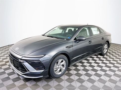 New 2026 Hyundai Sonata SE FWD image 3
