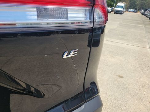 Certified 2025 Toyota Corolla Cross LE FWD image 10