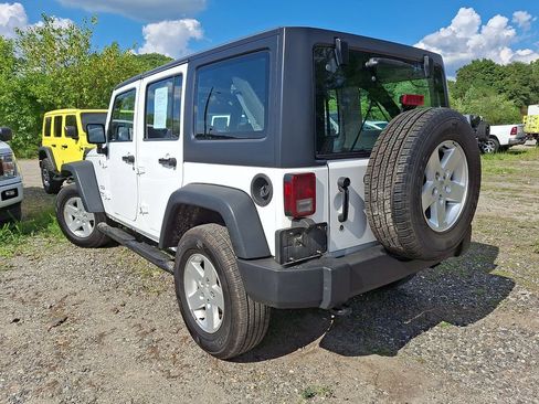 Used 2013 Jeep Wrangler Unlimited Sport w/ Connectivity Group AWD/4WD image 6