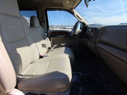 Used 2004 Ford F250 Lariat image 8
