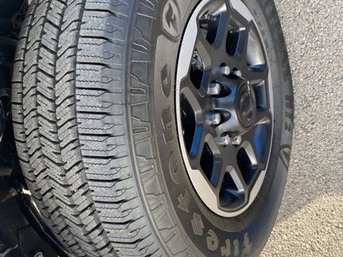 Used 2025 RAM 2500 Laramie image 8