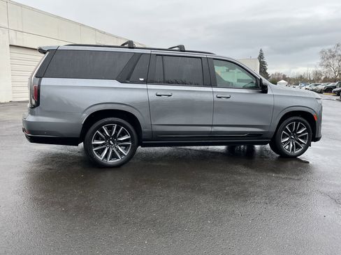 Used 2021 Cadillac Escalade ESV Sport w/ Driver Assist Tech Package image 6