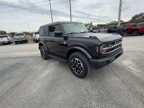 Used 2022 Ford Bronco Outer Banks image 3