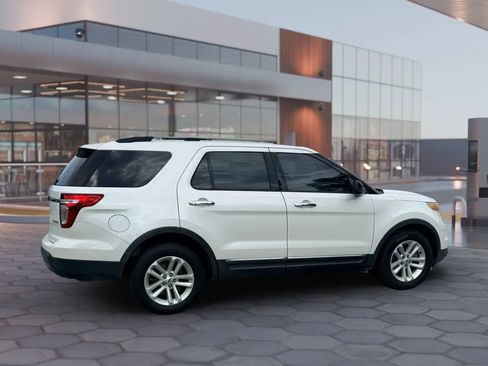 Used 2013 Ford Explorer XLT FWD image 11