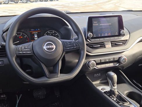 Used 2025 Nissan Altima 2.5 S image 17