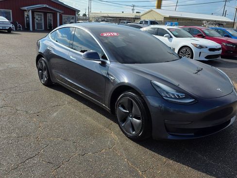 Used 2019 Tesla Model 3 RWD image 4