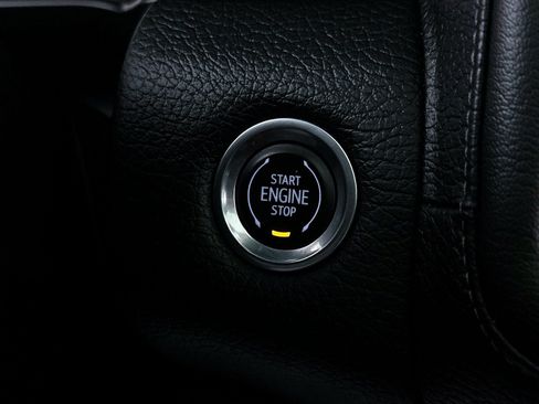 Used 2022 GMC Yukon Denali w/ Advanced Technology Package image 30