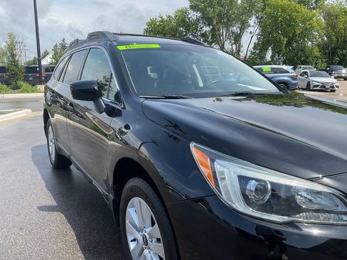 Used 2016 Subaru Outback 2.5i Premium AWD/4WD image 11