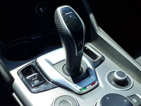Used 2023 Alfa Romeo Giulia Veloce RWD image 8
