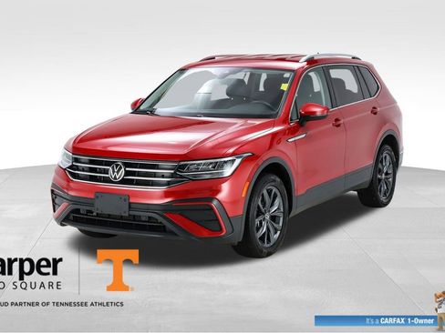 Used 2022 Volkswagen Tiguan SE image 1