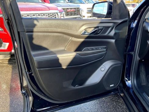 Used 2021 GMC Acadia SLT image 18