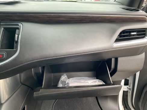 Used 2022 Chevrolet Tahoe LT w/ Luxury Package image 35