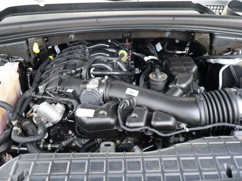 Used 2023 Jeep Grand Cherokee Altitude RWD image 67