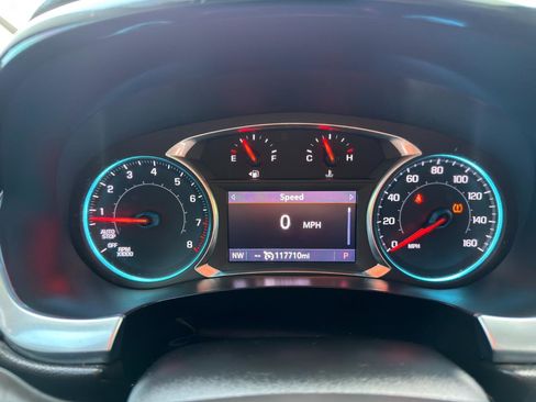 Used 2020 Chevrolet Traverse LT image 24