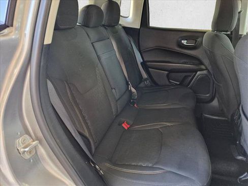 Used 2018 Jeep Compass Sport FWD image 19