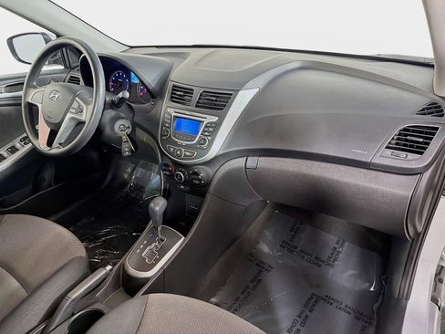 Used 2012 Hyundai Accent GS image 25