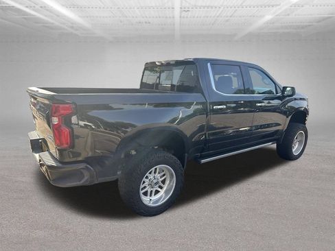 Used 2022 Chevrolet Silverado 1500 High Country w/ Technology Package AWD/4WD image 8