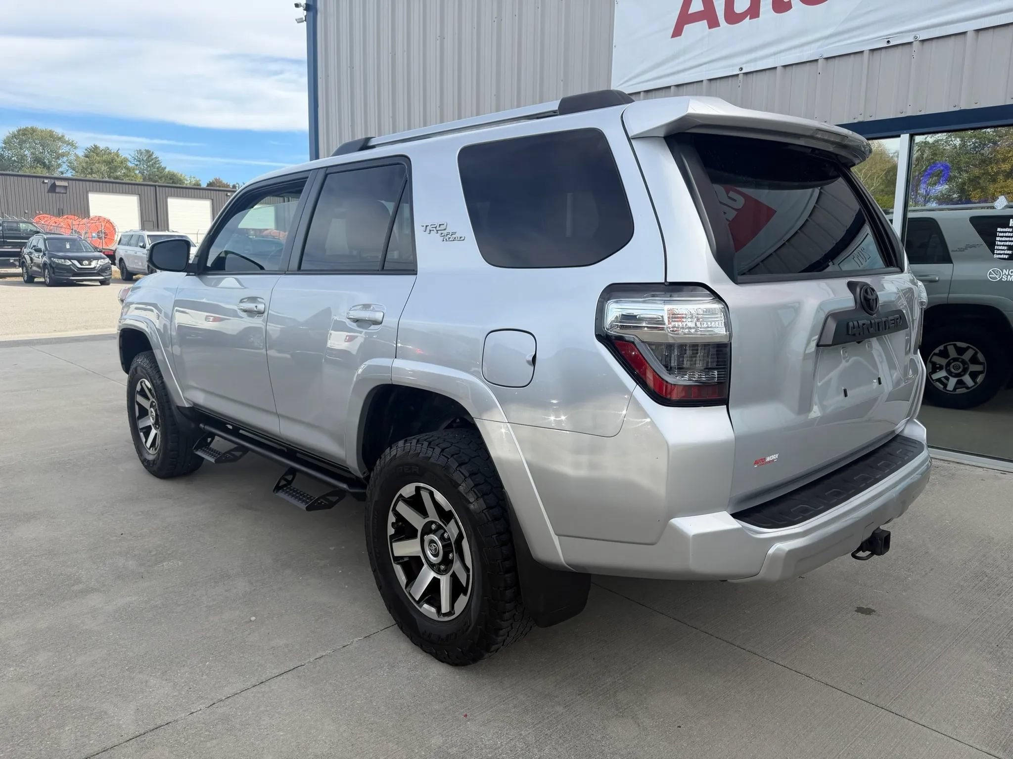 Used 2018 Toyota 4Runner TRD Off-Road AWD/4WD image 30