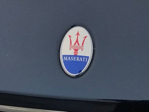 Used 2021 Maserati Levante GranLusso image 9