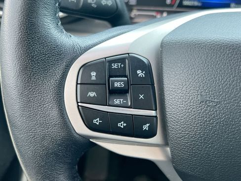 Used 2023 Ford Explorer XLT w/ Equipment Group 202A AWD/4WD image 23