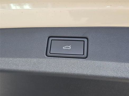 New 2026 Volkswagen Tiguan SEL R-Line image 29