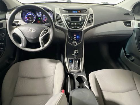 Used 2016 Hyundai Elantra SE image 29