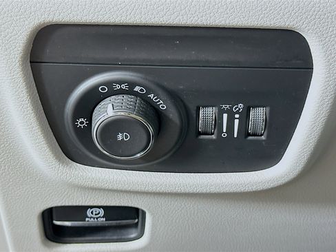 Used 2021 Jeep Grand Cherokee L Overland w/ Luxury Tech Group IV AWD/4WD image 17