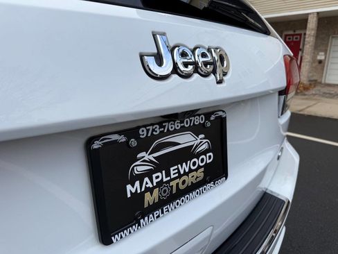 Used 2016 Jeep Grand Cherokee Overland w/ Advanced Technology Group image 7