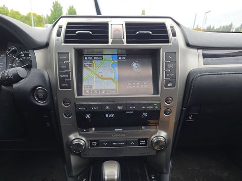 Used 2021 Lexus GX 460 Premium w/ Accessory Package AWD/4WD image 23