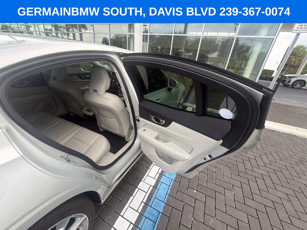 Used 2020 Volvo S60 T5 Momentum FWD image 20