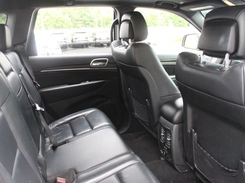 Used 2019 Jeep Grand Cherokee Limited AWD/4WD image 32